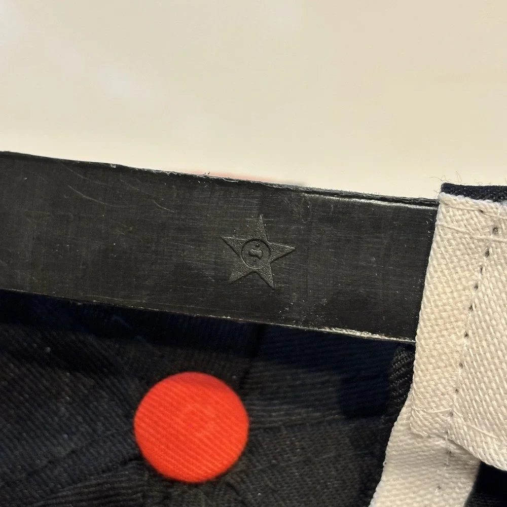 Snapback tag has